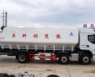 懷化飼料運(yùn)輸車(chē) 東風(fēng)裝卸車(chē)與散裝飼料車(chē)的應(yīng)用與優(yōu)勢(shì)